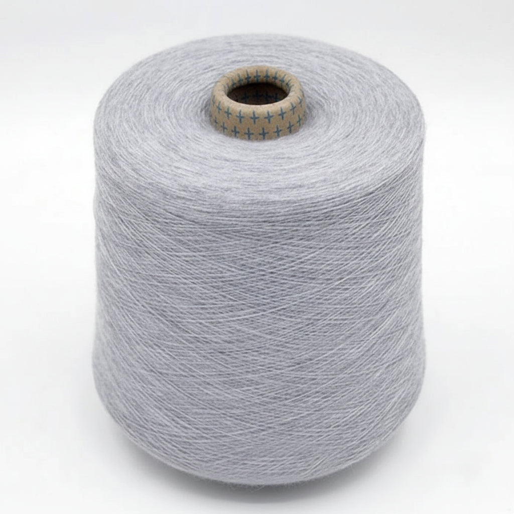 Cône de fil 85 % soie de mûrier, 15 % cachemire, 250 g