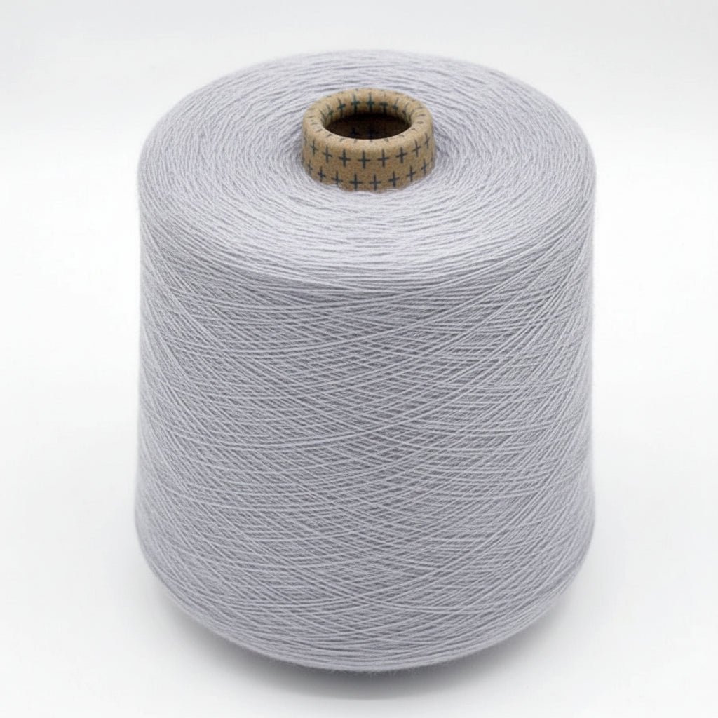 Cône de fil 85 % soie de mûrier, 15 % cachemire, 250 g