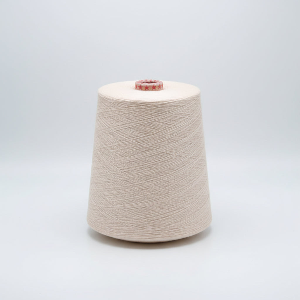 Cône de fil 85 % soie de mûrier, 15 % cachemire, 250 g